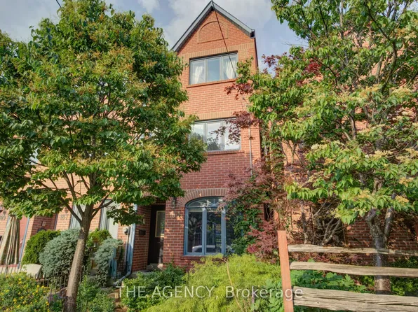 185 Lippincott St, Toronto, ON M5S 2P3