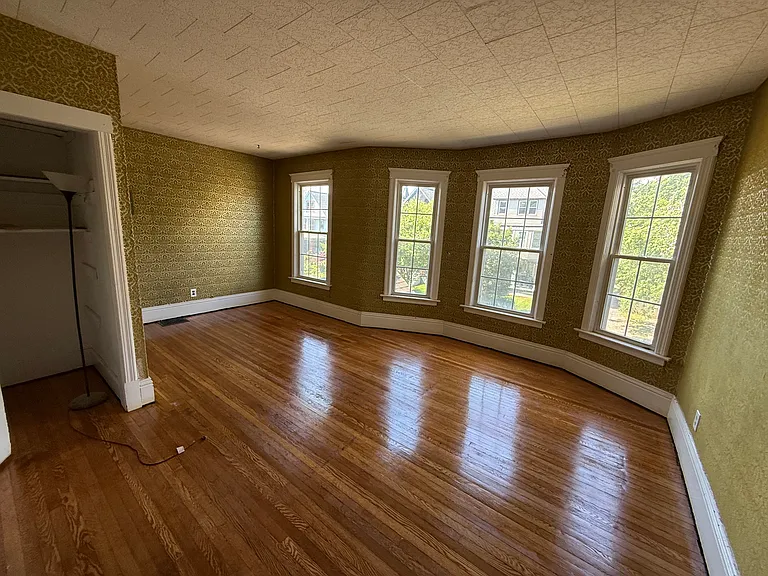 483 Auburn Ave — Photo 4
