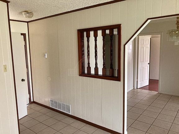 3rd image of 1304 Ruiz Dr