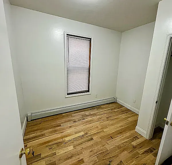 126 E 35th St #1F — Photo 4