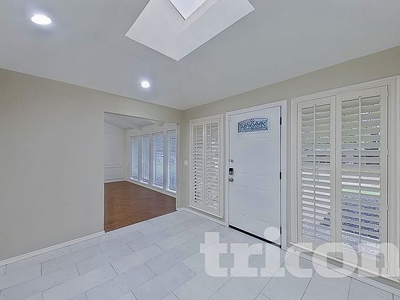 3rd image of 3201 Chimneyrock Dr