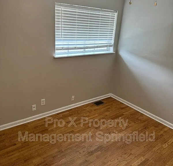 2929 E University St #6 — Photo 14