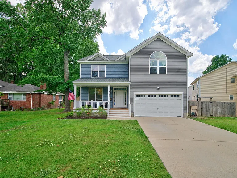 2700 Rodgers St — Photo 1