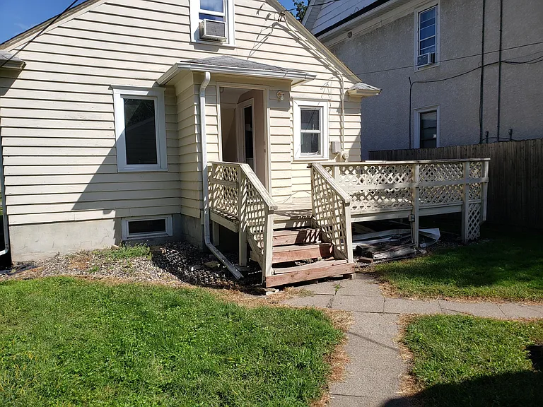 1049 23rd Ave SE — Photo 11