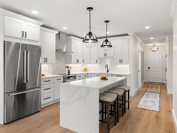 2nd image of 16 Franklin St #2503