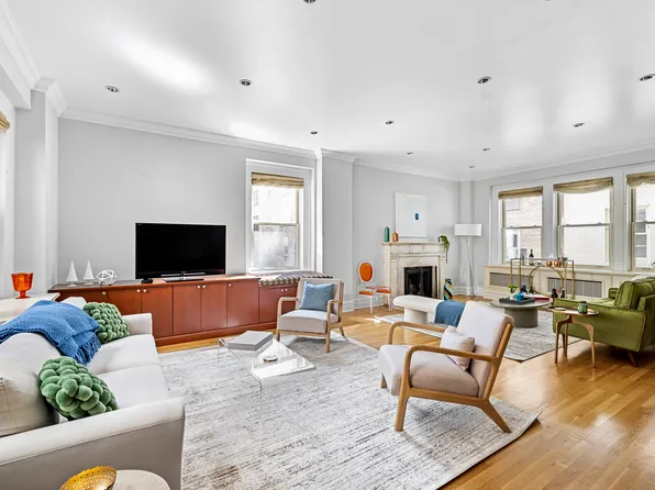 829 Park Avenue image 1 of 19