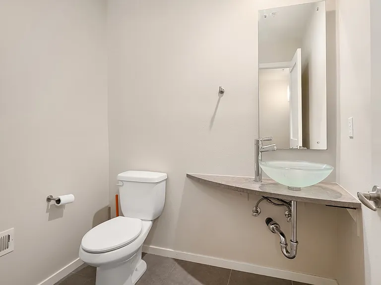 10410 NE 12th St #106 — Photo 26