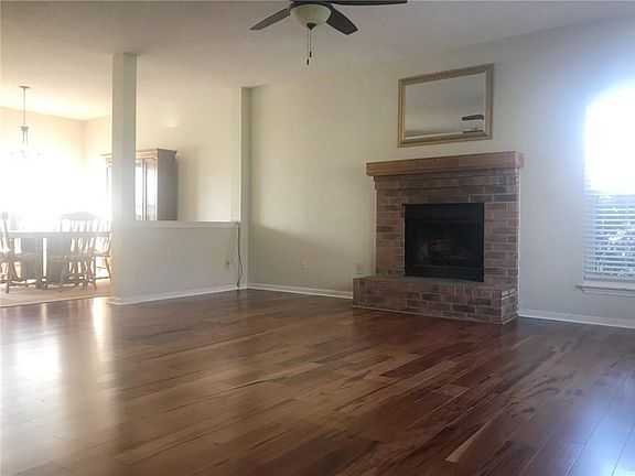 2nd image of 280 E Taylors Xing