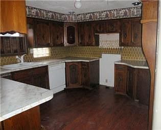 5th image of 432 Parker Ave