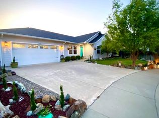 1338 Redfin Ln, Grants Pass, OR 97527