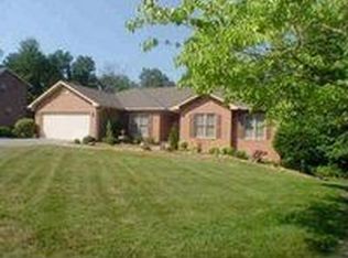 132 Lake Hills Dr, Oak Ridge, TN 37830