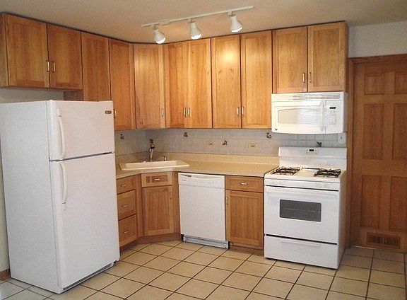 3rd image of 19662 S Beechnut Dr