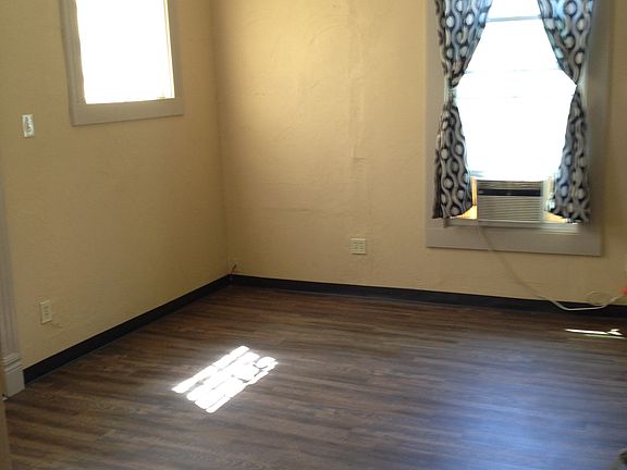 2nd image of 624 Noble St