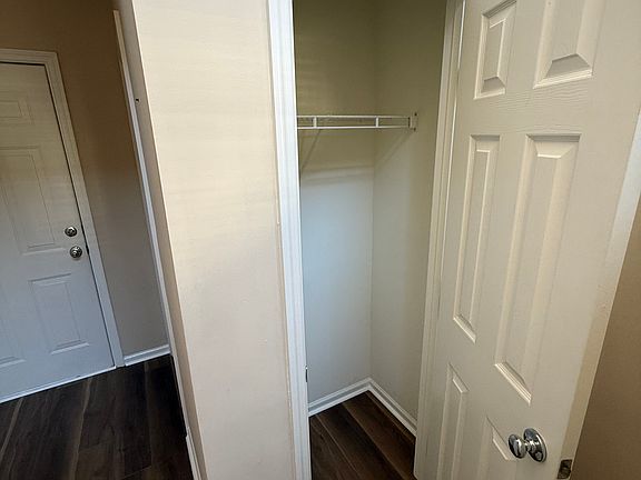 2nd image of 2920 Woodland Park Dr