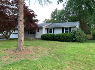 4 Lisand Dr, Fairport, NY 14450