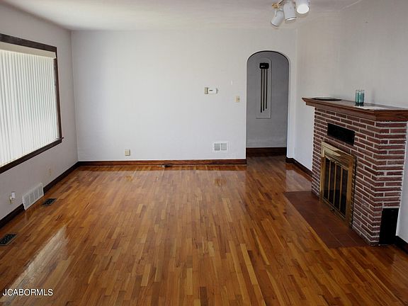 2nd image of 1613 Payne Dr