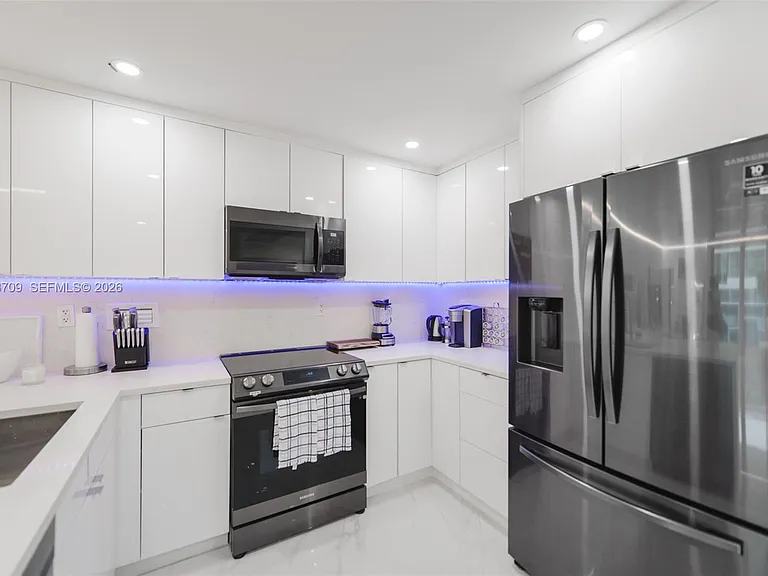 2301 Collins Ave #529 — Photo 16