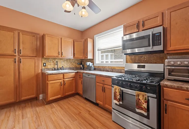 7414 S Prairie Ave — Photo 8