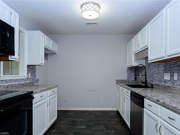 5th image of 2624 Guyer St Unit 2B