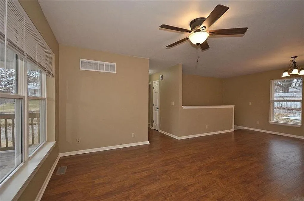 6130 Northeast Vivion Road - 1 — Photo 4