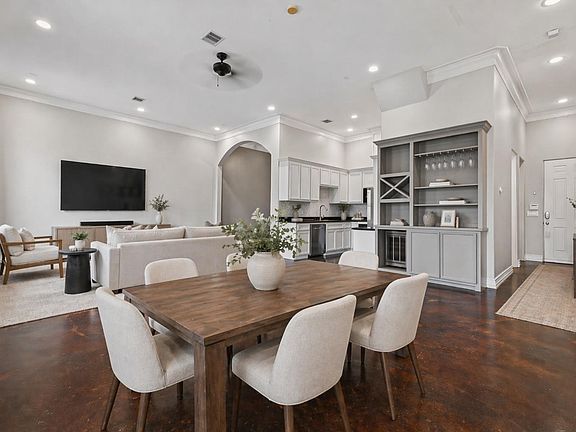 5th image of 5801 Winsome Ln Unit 202
