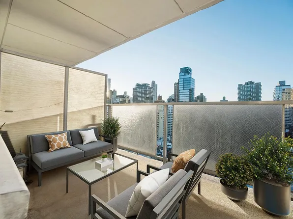 1385 York Avenue image 3 of 10