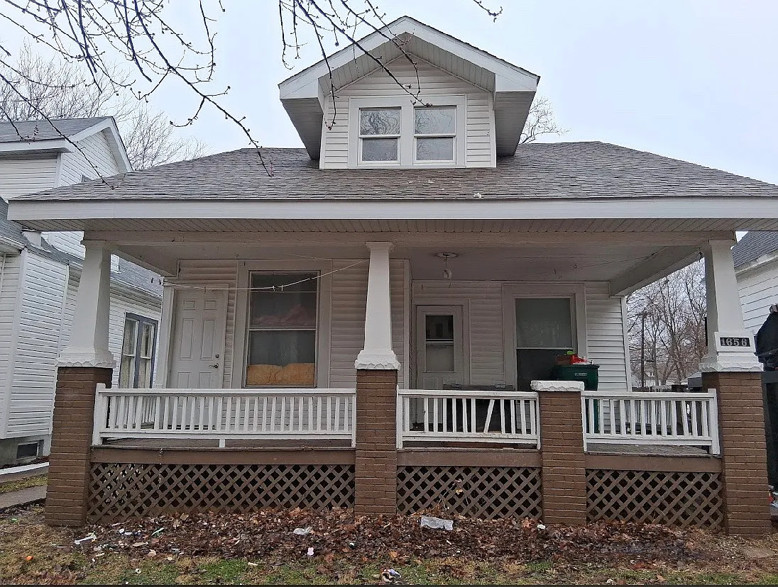 1656 N College St photo 1
