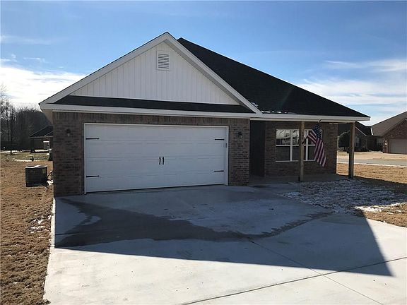 2nd image of 600 Maci Ct