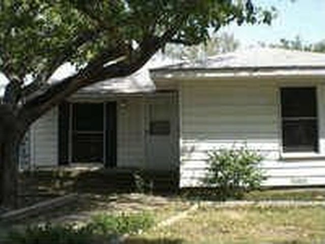 1st image of 925 Clarice St