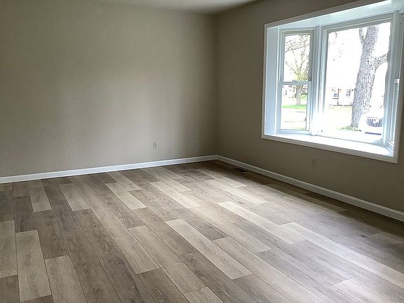Living room 16x14