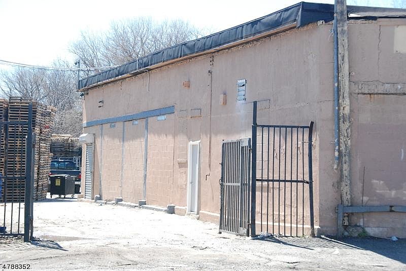 2nd image of 55 Caven Point Ave