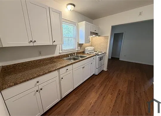 3 bed, 1118 sqft, $1,800 — Photo 2