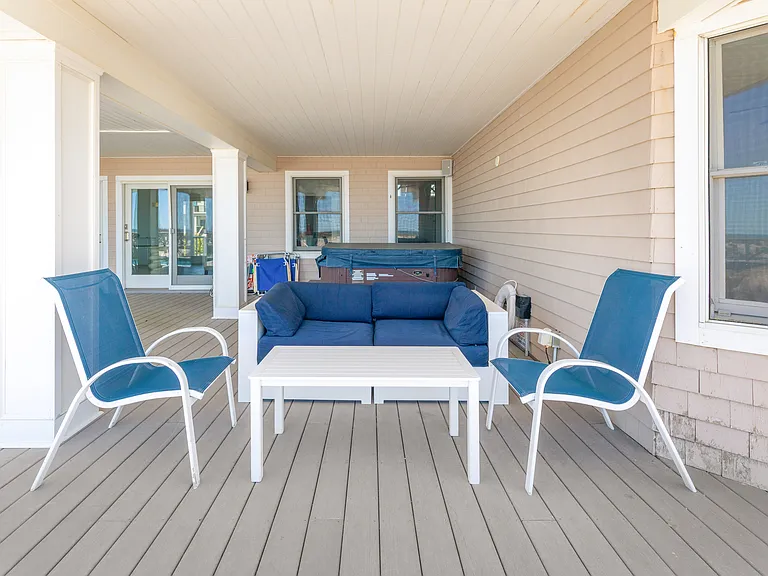 687 Dune Rd — Photo 11