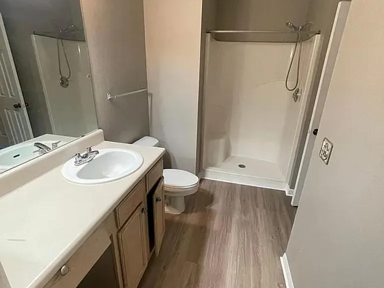 7800 Point Meadows Dr — Photo 6