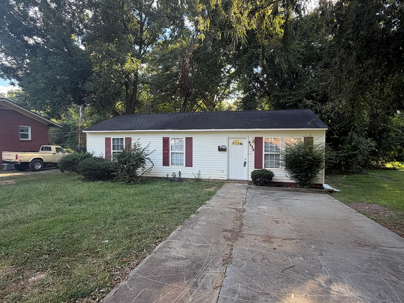 3 bed, 960 sqft, $2,000 — Photo 2