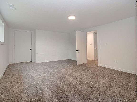 5th image of 2450 Park Hill Dr #1/2