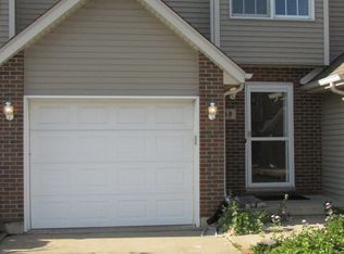 548 S Peace Rd #2, Sycamore, IL 60178