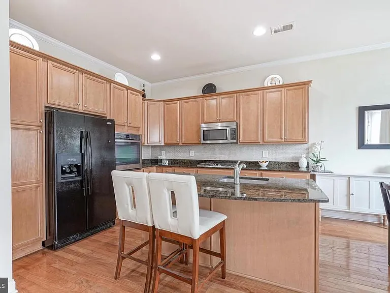 4204 Lexington Ct — Photo 7