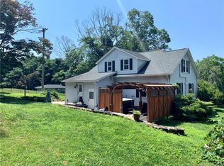 12 1st Ave, Seymour, CT 06483
