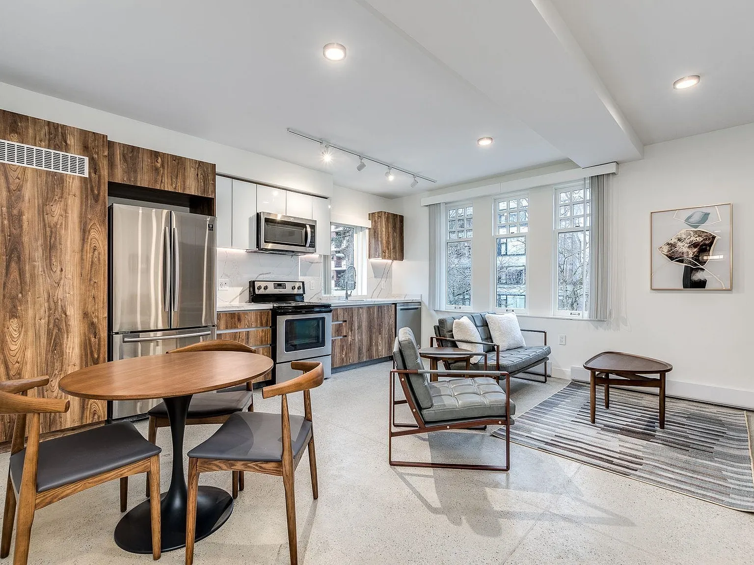 2 bed, 765 sqft, $3,890 — Photo 4