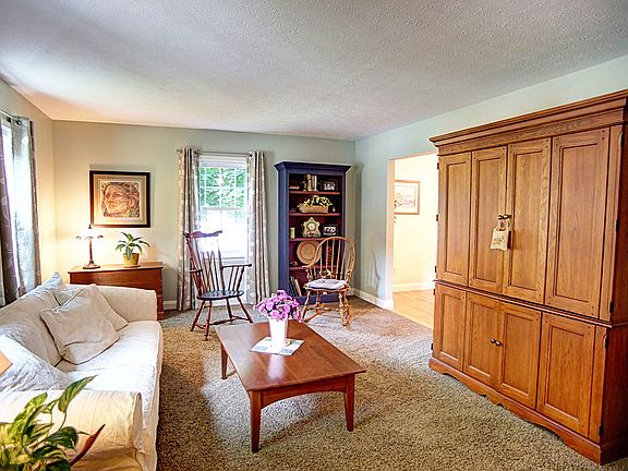 4th image of 3834 Brookshire Dr
