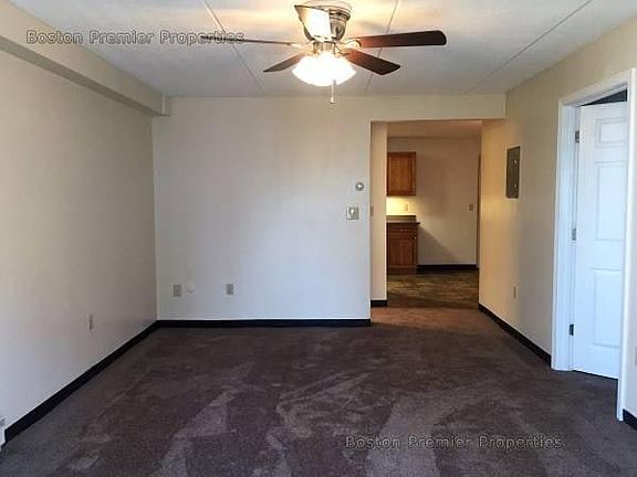 5th image of 176 Presidents Ln APT 302