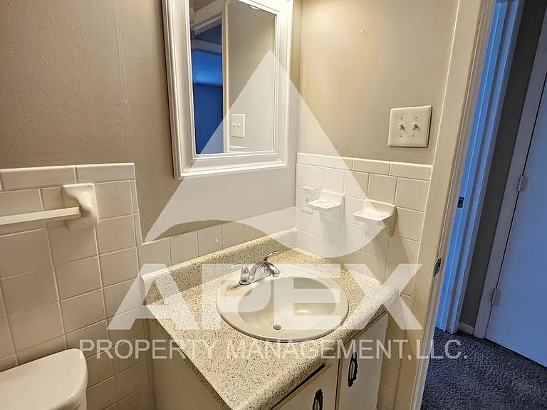 Fairhill Apartments — Photo 13