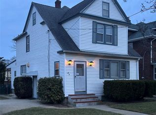 22 Sylvan Pl, Valley Stream, NY 11581