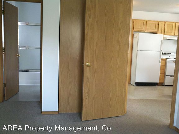 5th image of 332 Roosevelt St APT 6