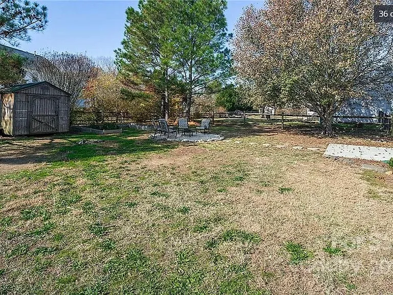 4613 Maple Crest Pl — Photo 34