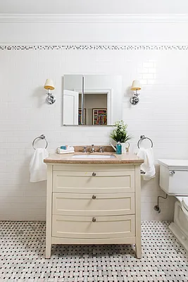 Sold by Compass | media 18