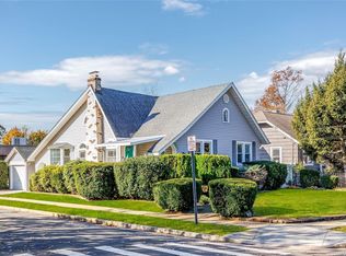 34 Central Pkwy, Merrick, NY 11566