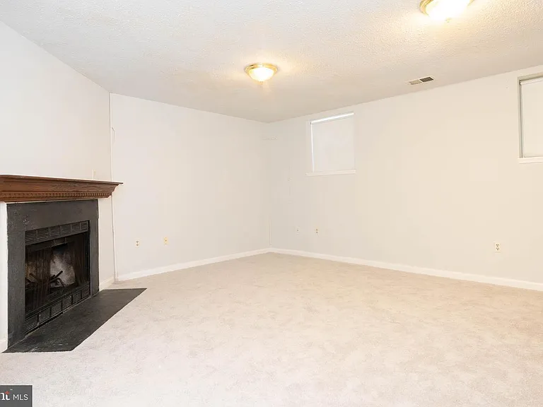 4683 Joanna Ct — Photo 17