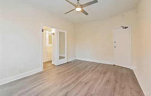 649 N Rossmore Ave #300 Photo 1